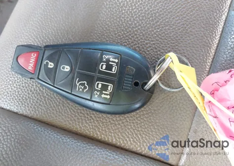 2015 Chrysler Town & Country Touring from USA, damaged, VIN 2C4RC1BG1FR697899